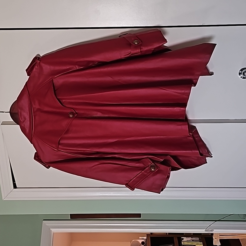 Red jacket - Picture 2 of 3